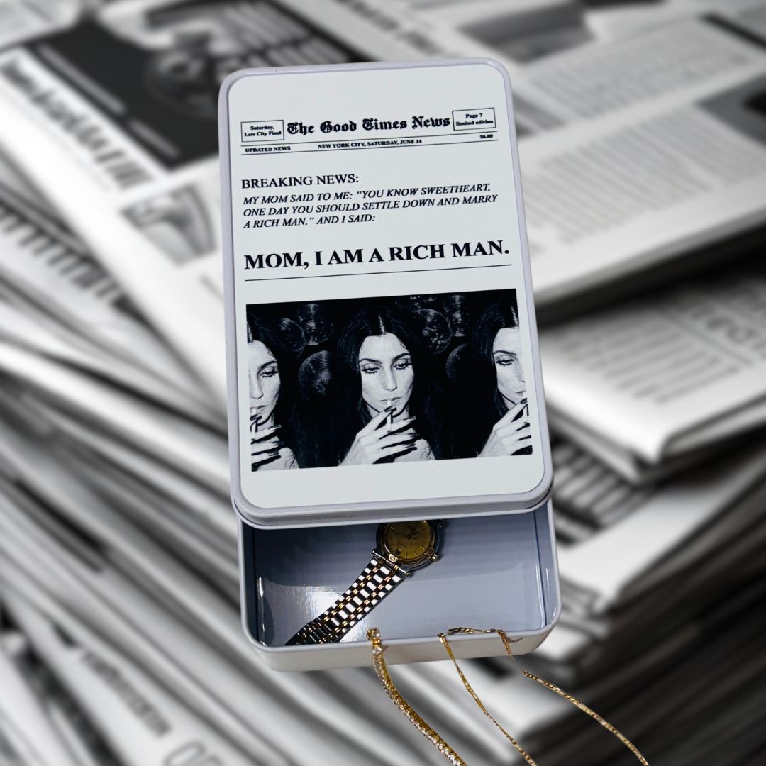 Tin box with newspaper design for jewelry